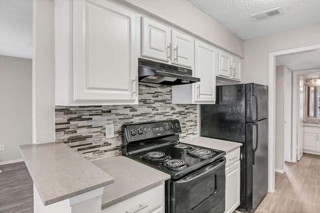 Diamond Loch Apartment Homes