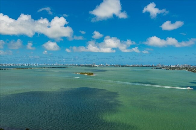 Photo - 488 NE 18th St Unidad 2512