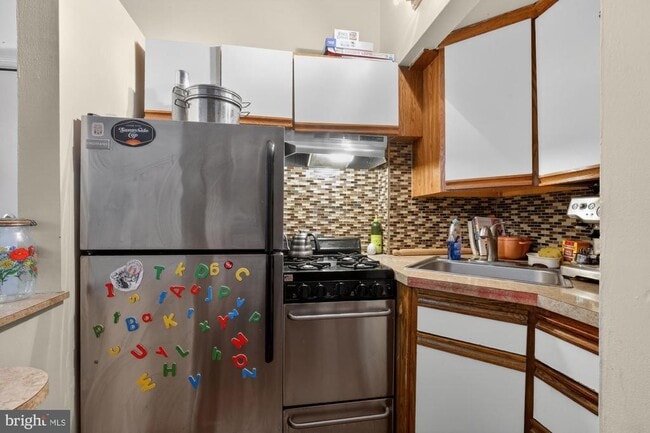 Photo - 1336 Lombard St Unit 1F