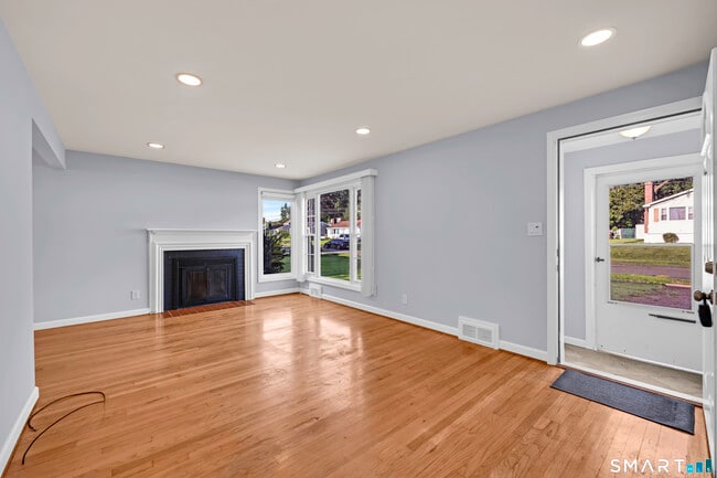 114 Randal Ave