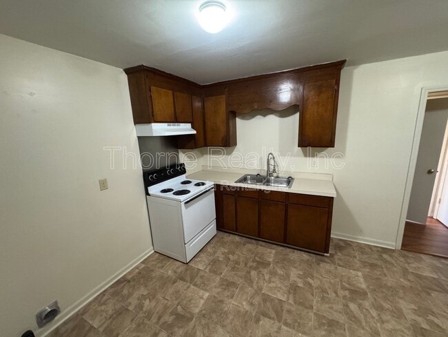 Photo - 312 Sharpe Rd