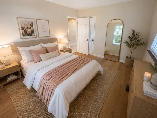 Photo - 211 E Orchard Ave Unit Apt 2