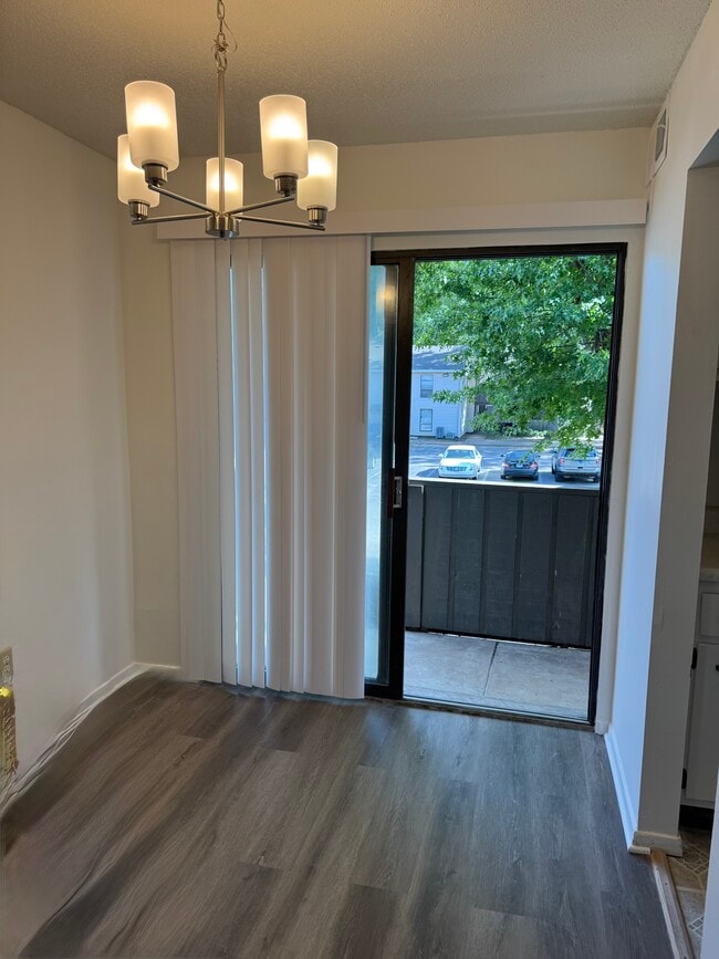 Photo - 2800 Clarke Rd Unit 2800