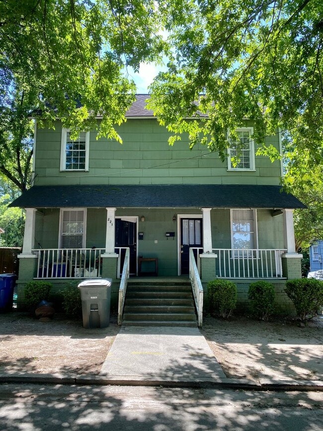 Building Photo - churc221 Unit 221