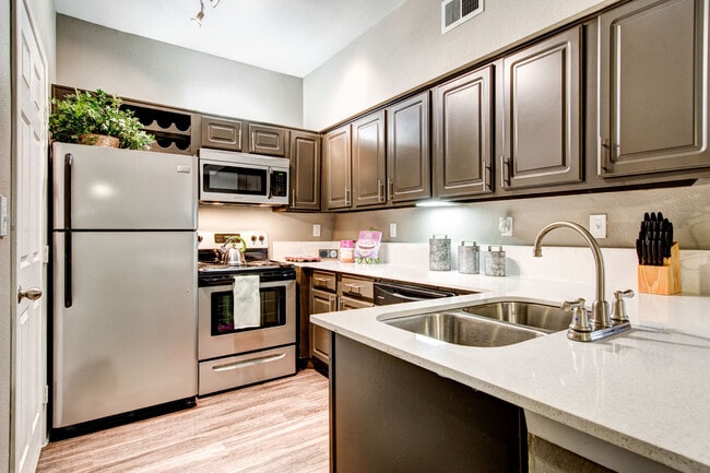 Photo - Regency Dell Ranch Apartments