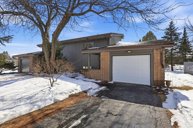 Building Photo - 957 Beta Dr