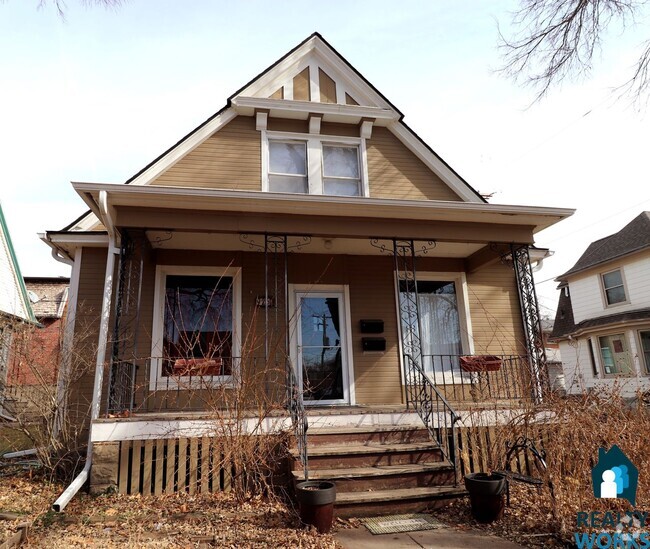 Building Photo - 926 S 14th St Unit #1 Rental