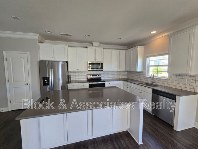 Photo - 5553 Marblehead Dr