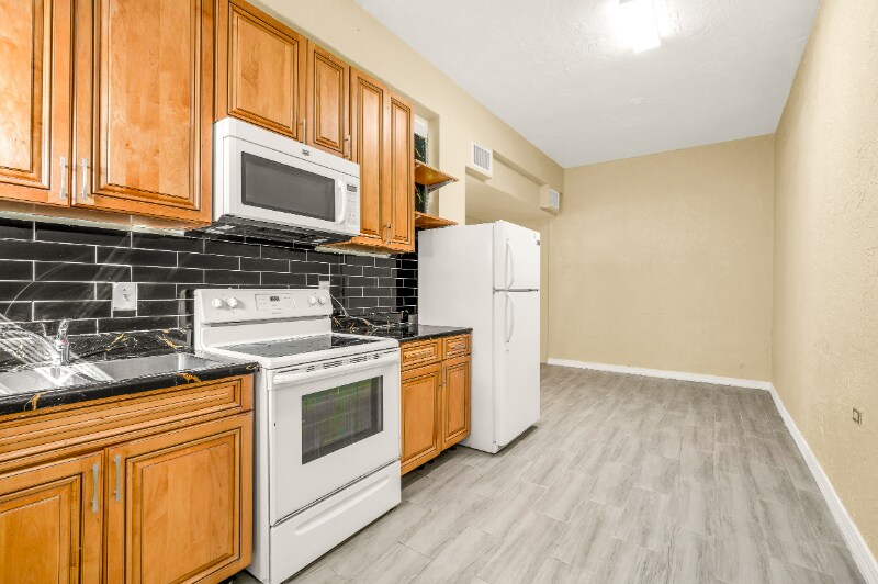 Photo - 751 NW 2nd St