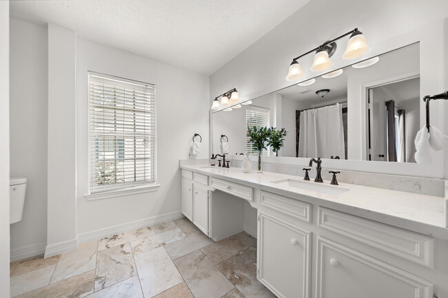 Building Photo - 2220 Bering Dr Unit 18