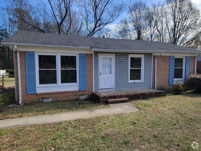 Building Photo - 3 Bedroom 1 Bathroom House