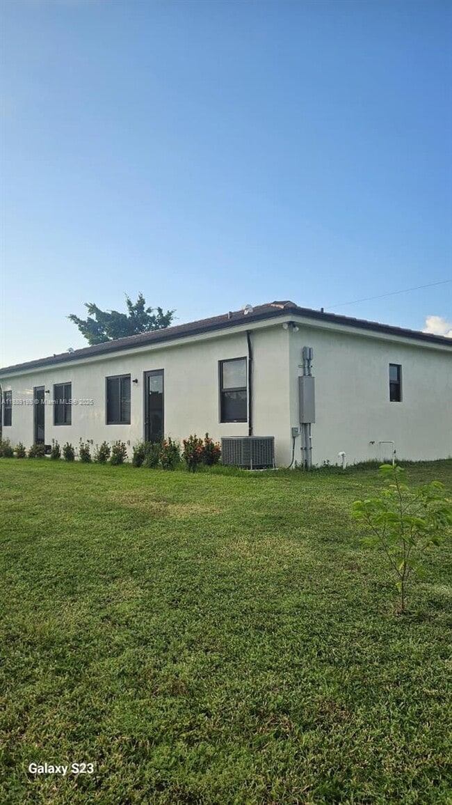 Building Photo - 21263 SW 234th St Unit 2