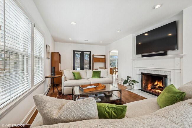 Photo - 1754 Grove St