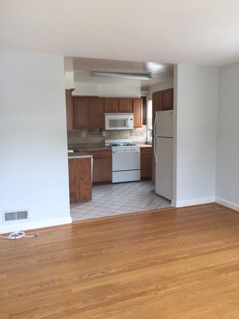 Photo - 633 N Nelson St