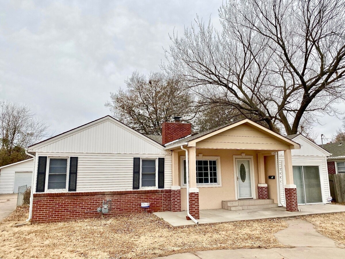 Photo - 1941 S Hillside St House