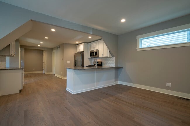 Photo - 1012 Helen St NE