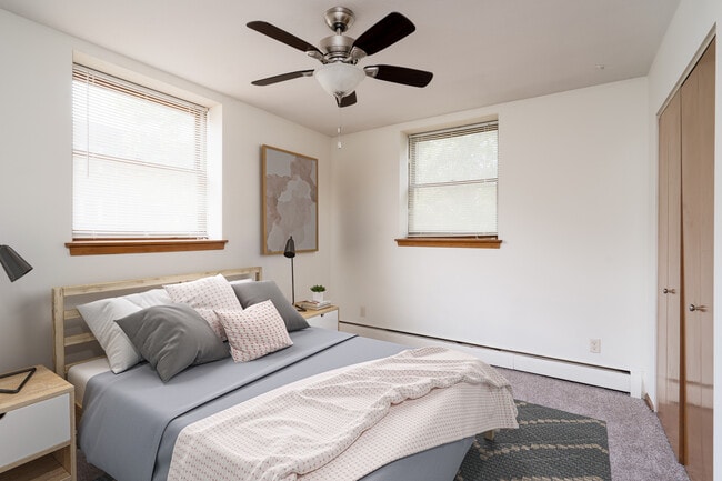 Photo - Kings Highway Apartments