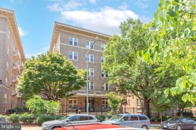 Photo - 1308 Clifton St NW Unit 118
