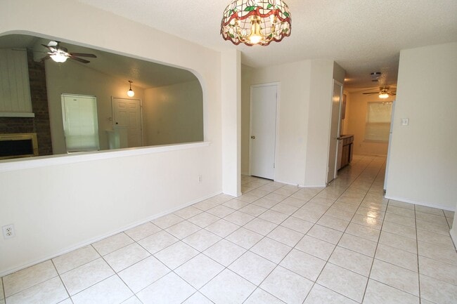 Photo - 6214 Ridge Glade St