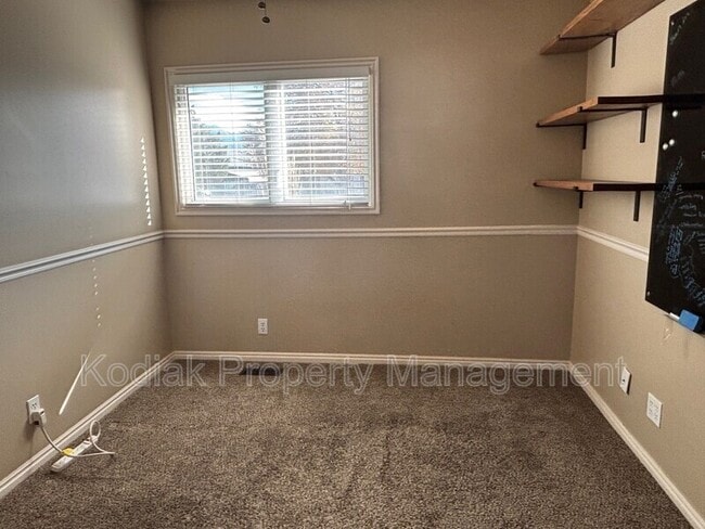 Photo - 547 E 3665 S