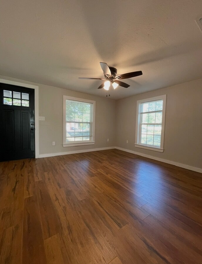 Photo - 1921 S State Line Ave