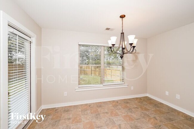 Photo - 579 Kincaid Cove Ln