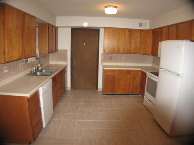 Photo - ALL PROSPECTIVE TENANTS MUST SUBMIT A $58 NON-REFUNDABLE APPLICATION FEE PER APPLICANT ONLINE AND...