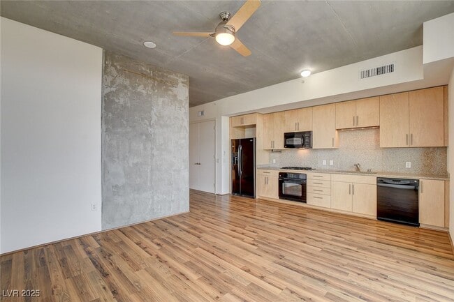 Photo - 353 E Bonneville Ave Unit 315