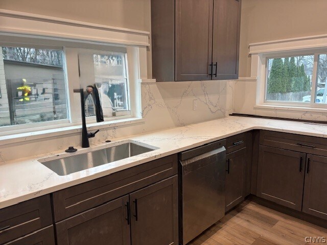 Photo - 69 Syracuse St