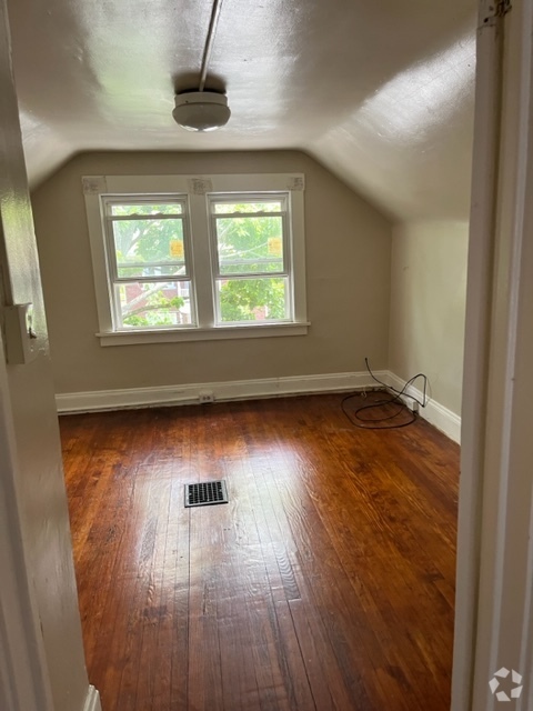 Building Photo - 2181 Rexwood Rd Unit 3 Rental