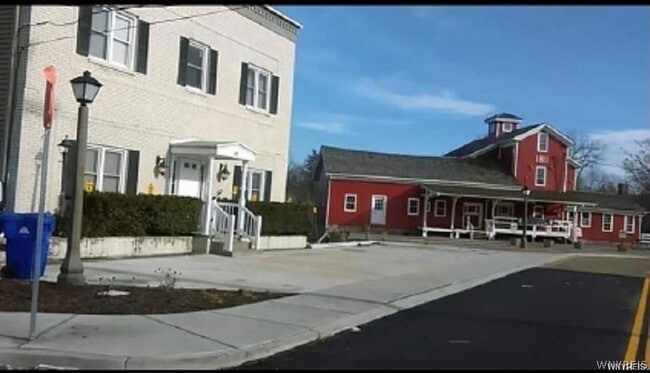 Building Photo - 42 E Spring St