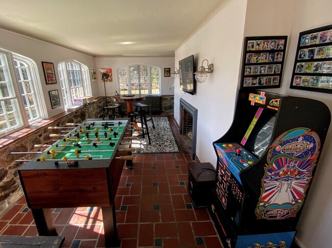 Building Photo - 208 Ridge Rd Unit ID1248453P Rental