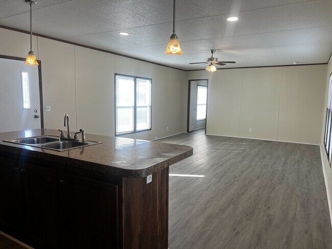 Photo - 709 N Collins Fwy