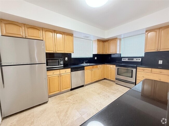 Building Photo - 1316 NE 105th St Unit 101 Rental