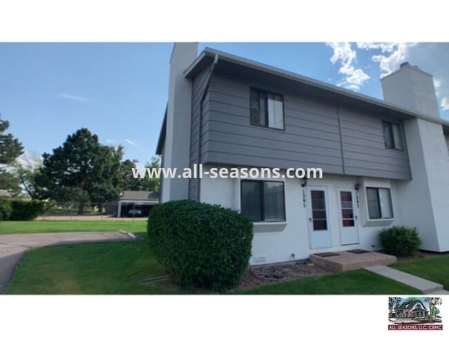 Building Photo - Located near Omaha and Powers, this fully ... Rental