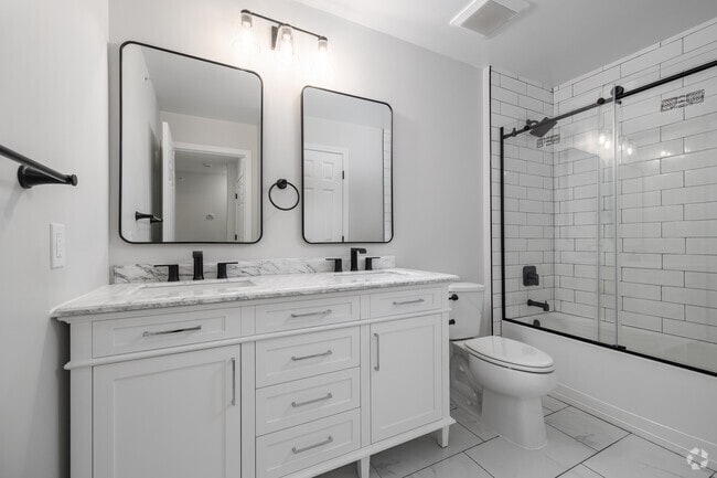 Interior Photo - White Oaks at Wilton