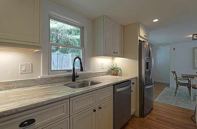 Photo - 113 Central St