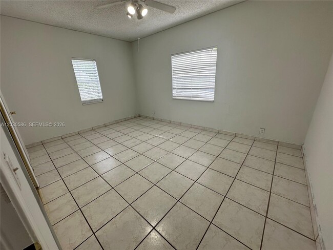 Photo - 2135 Lincoln St