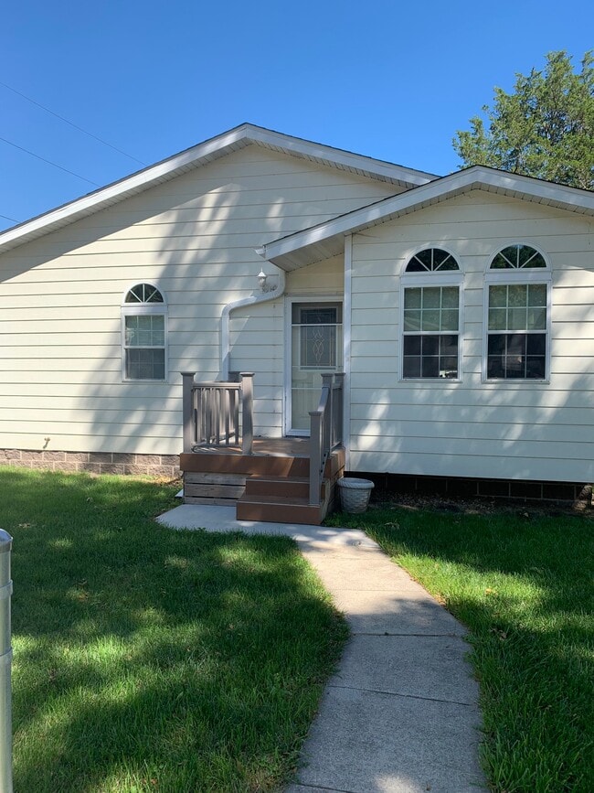 Photo - 1015 Ave C
