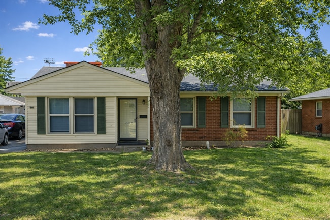 Building Photo - Updated 3 bedroom home located off Bardstown Rd!