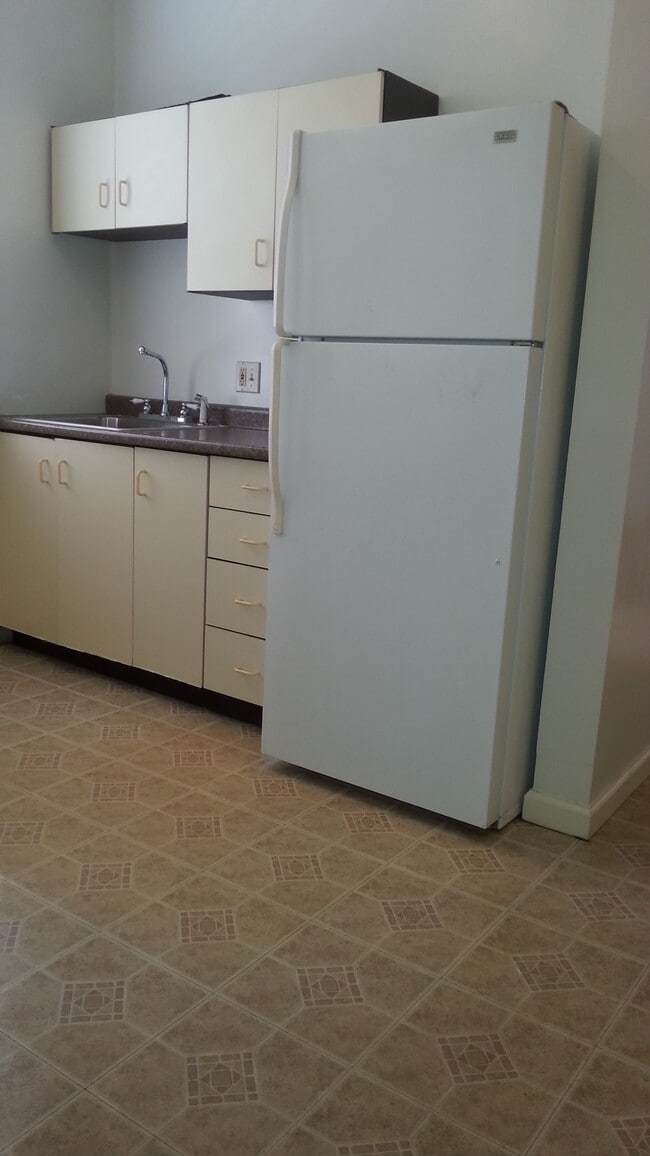 Building Photo - 6300 Cates Ave Unit apt 2w