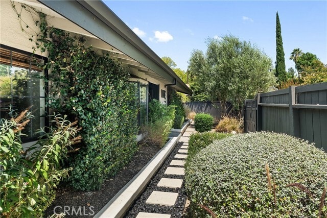 Photo - 5650 Maynard Ave