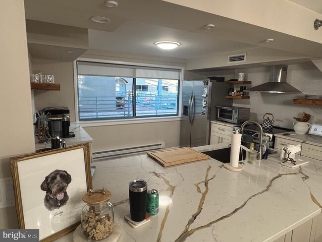 Photo - 7 N Christopher Columbus Blvd Unidad 212