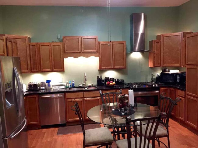 Photo - 1721 Clarendon Ave