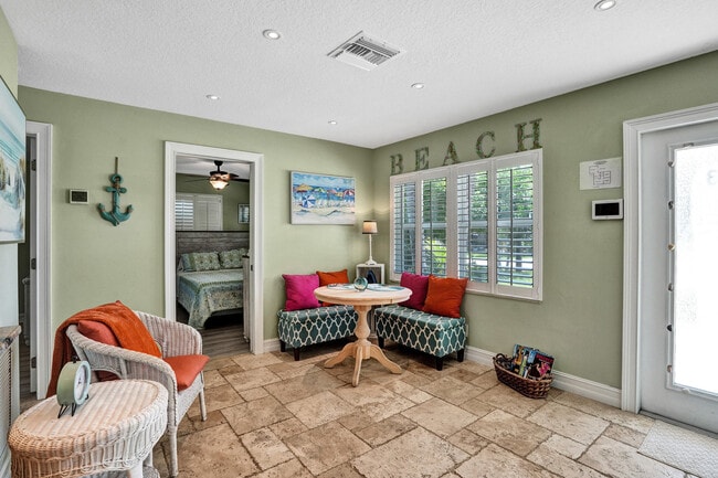 Photo - 1433 NE 27th St