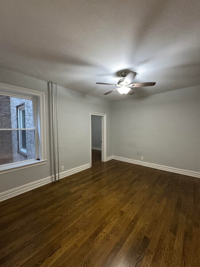 Photo - 55 Corbin Ave Unidad 5