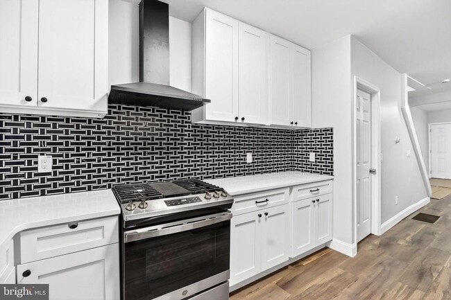 Photo - 130 Liberty St