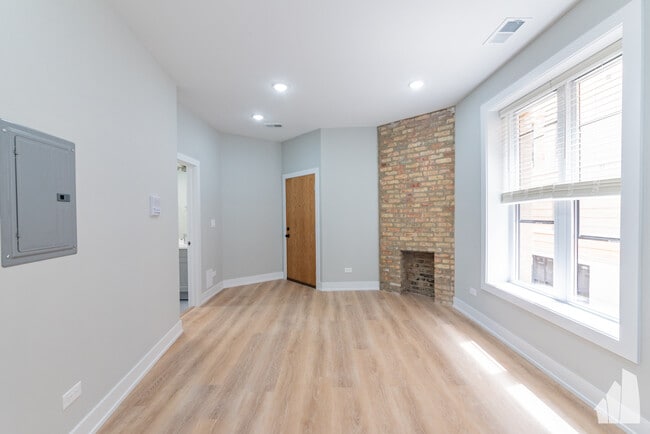 440 W Belden Ave