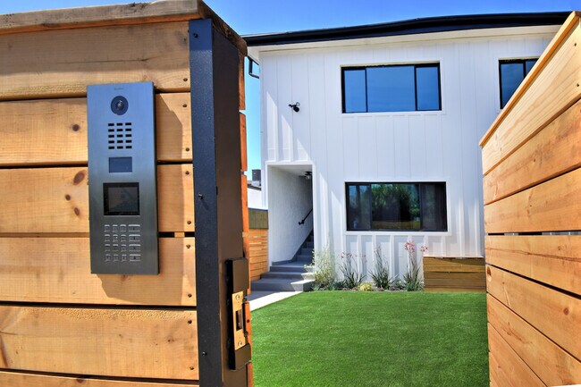 Photo - Bellevue 3416 Apartments