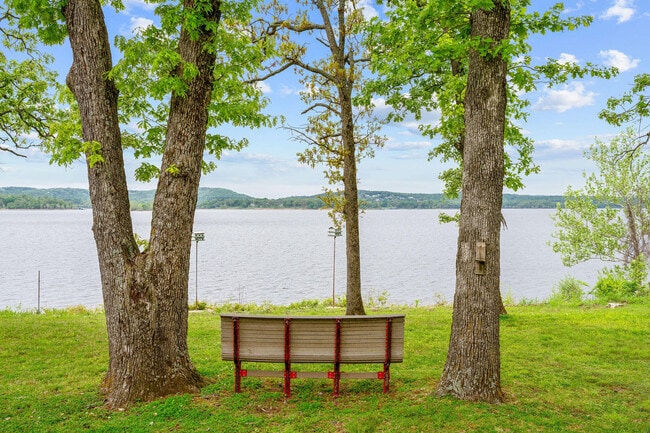 Photo - 471 Parkside Dr